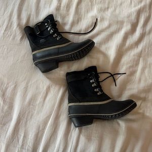 Sorel duck boots. Size 8. Minimally worn.